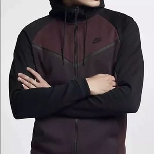 Nike Sportswear Tech Fleece Men's Full-Zip Hoodie Large Black Maroon Used